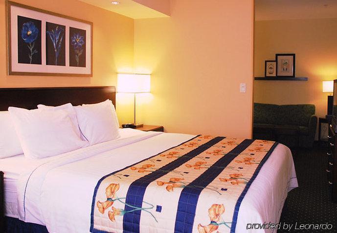 Springhill Suites Prince Frederick מראה חיצוני תמונה